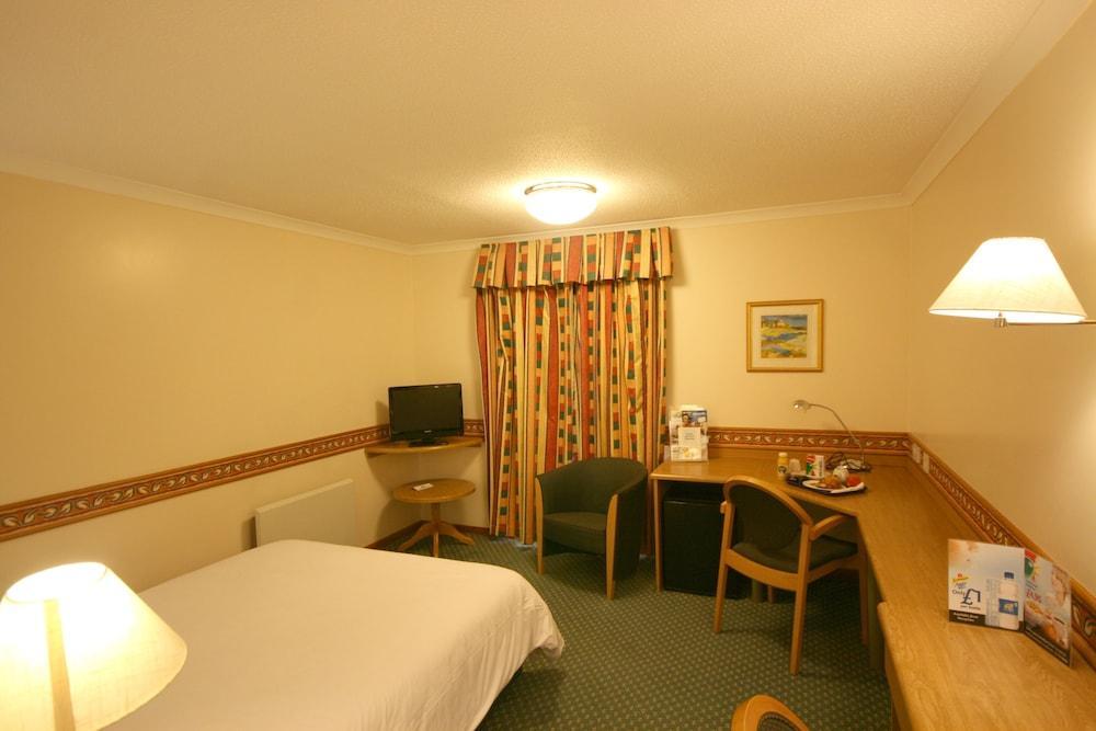 Days Inn By Wyndham Donington Castle Donington Εξωτερικό φωτογραφία