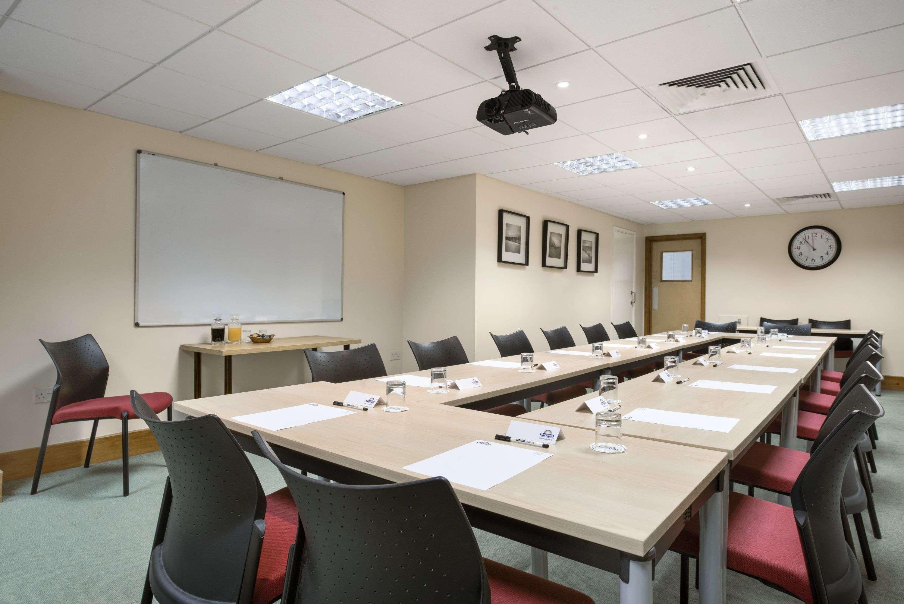 Days Inn By Wyndham Donington Castle Donington Εξωτερικό φωτογραφία
