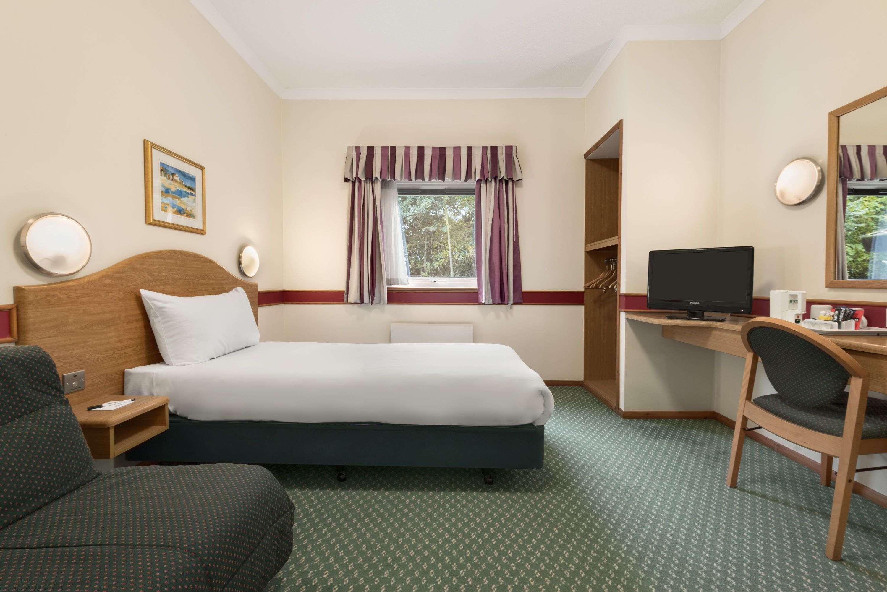 Days Inn By Wyndham Donington Castle Donington Εξωτερικό φωτογραφία
