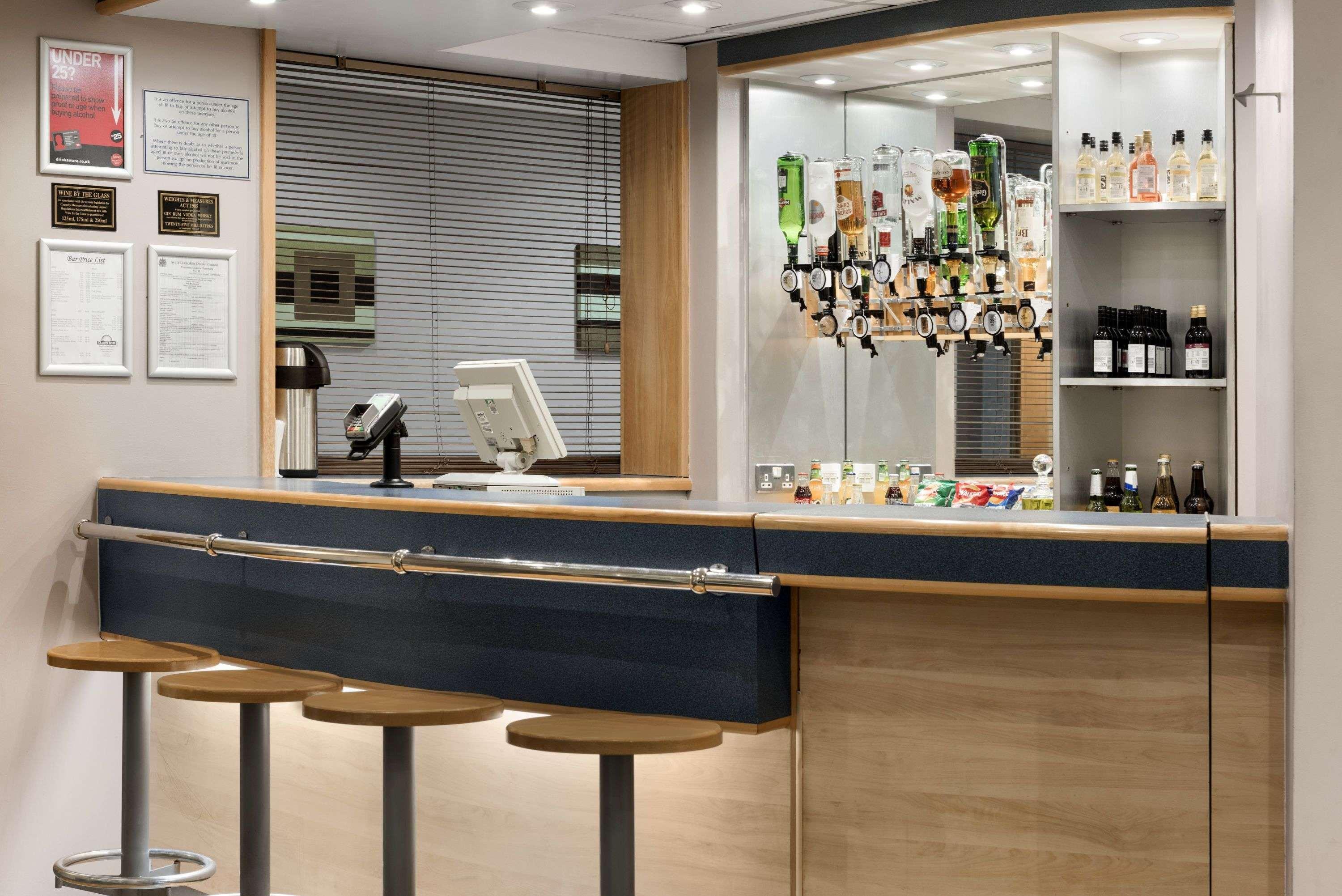 Days Inn By Wyndham Donington Castle Donington Εξωτερικό φωτογραφία