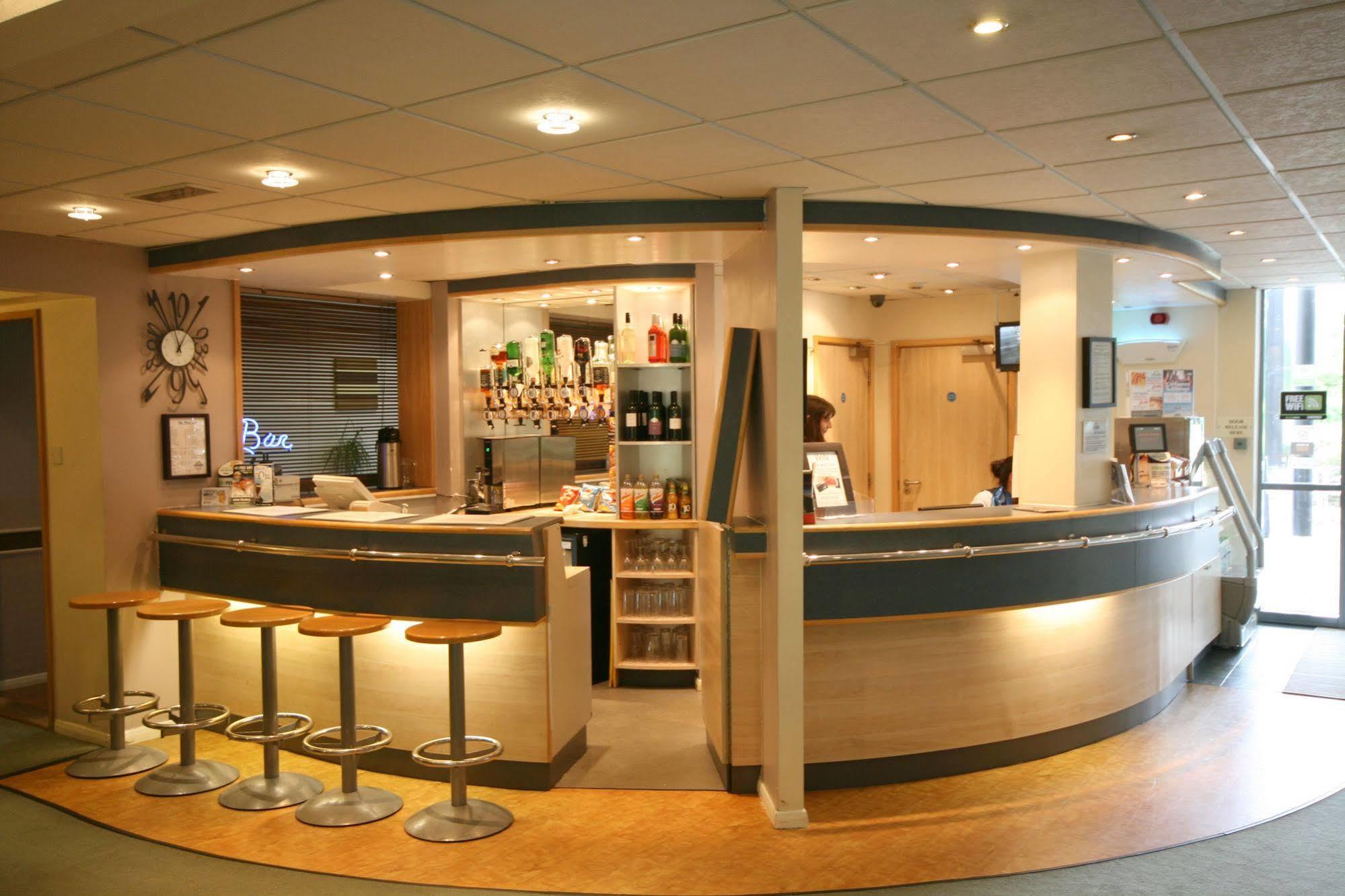 Days Inn By Wyndham Donington Castle Donington Εξωτερικό φωτογραφία